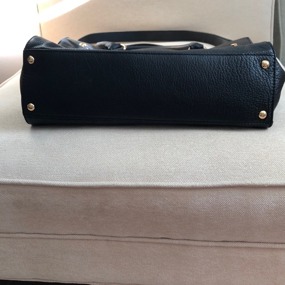 Michael Kors Large Tote Purse - Picture 4 of 8